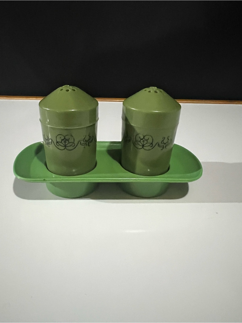 Vintage Eagle USA Avocado Green Plastic Salt and Pepper Shakers Set with Tray